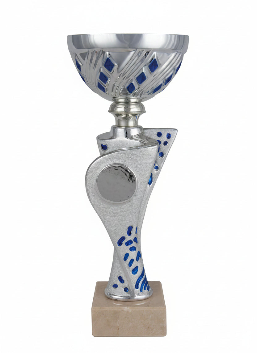 Copa Plateada con Cuenco Texturizado Rombos Azules y Tallo Asimétrico con Medallón
