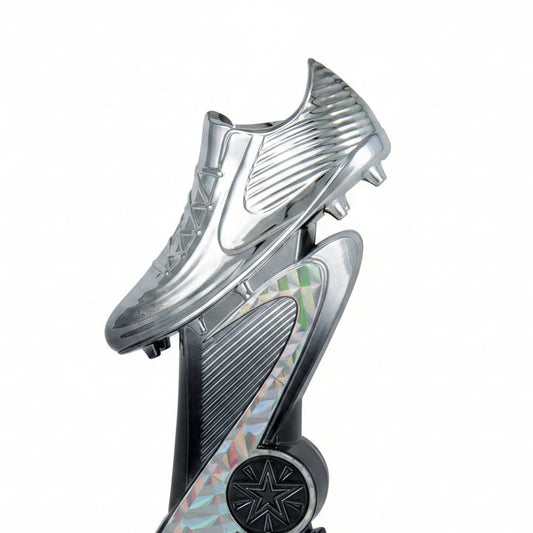 Trofeo Bota de Fútbol Plata con Diseño en Relieve-detalle