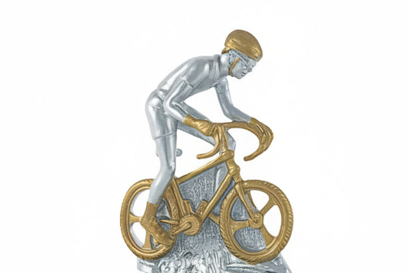 Trofeo Ciclismo Ciclista en Resina Plateado y Dorado-detalle