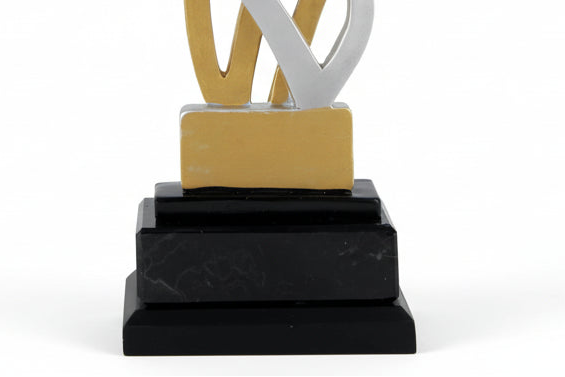 Trofeo Dardos Diana-detalle base