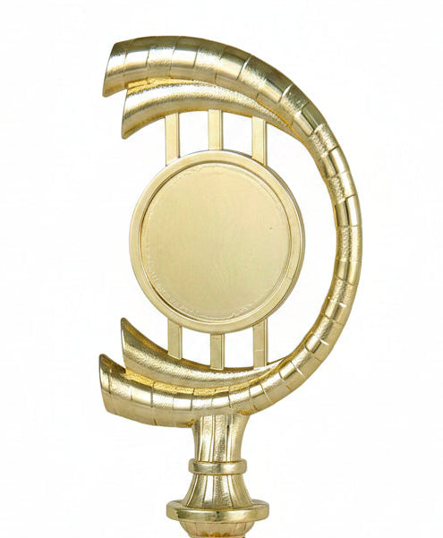 Trofeo Figura Dorada con Brazo Curvo en Espiral y Pie Torsionado sobre Peana de Mármol-detalle