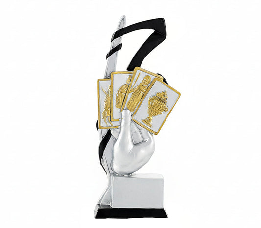Trofeo cartas mano plateada-1