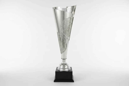 Copa Plateada con Diseño de Puntos