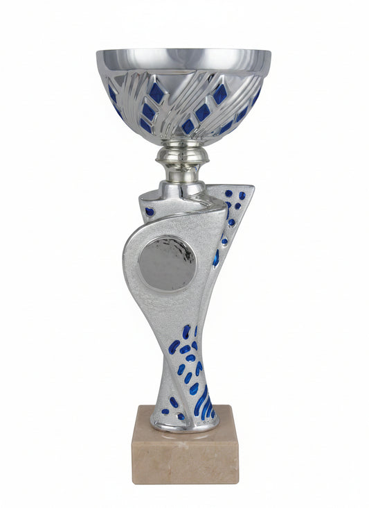 Copa Plateada con Cuenco Texturizado Rombos Azules y Tallo Asimétrico con Medallón