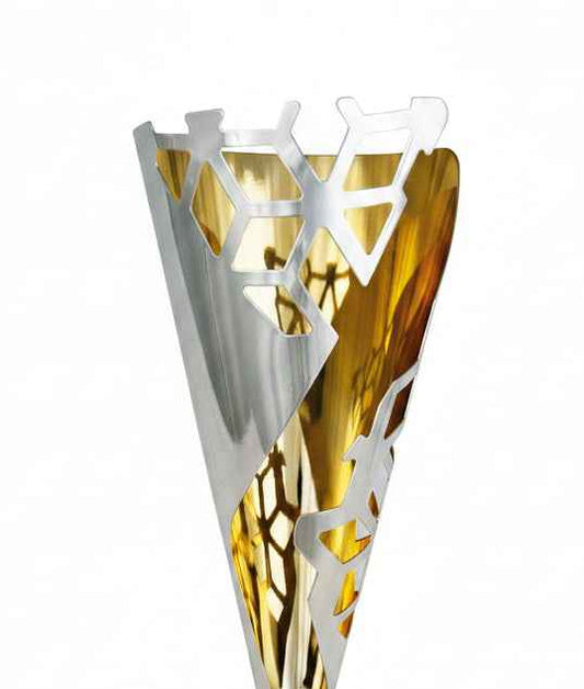 Copa Bicolor Cáliz Dorado y Plata con Hexágonos Calados y Franjas en Espiral