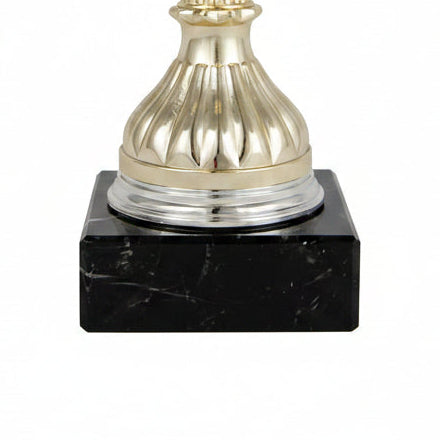 Copa Clásica de Plata con Peana Negra-detalle base