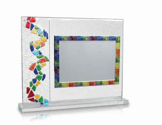 Placa homenaje sobre cristal detalle mosaico multicolor