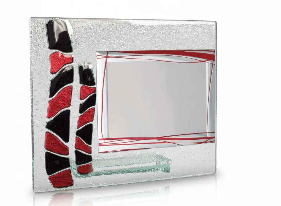 Placa homenaje sobre cristal detalle rojo y negro