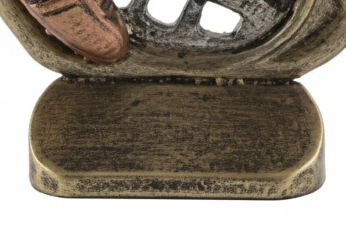 Trofeo de Fútbol en Resina Negro, Plata y Oro - TROFEOS ROBLES 