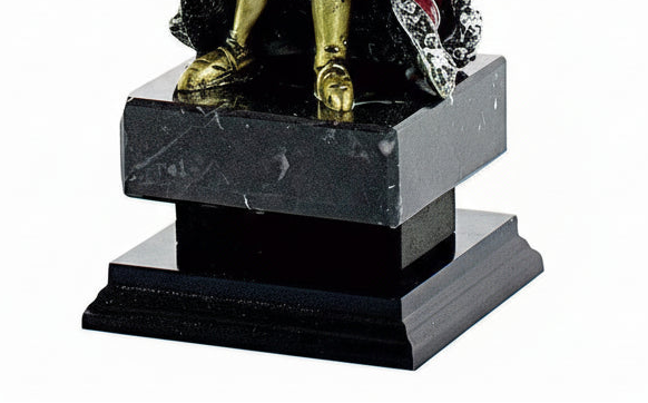 Trofeo Cartas Rey Bastos-Detalle base