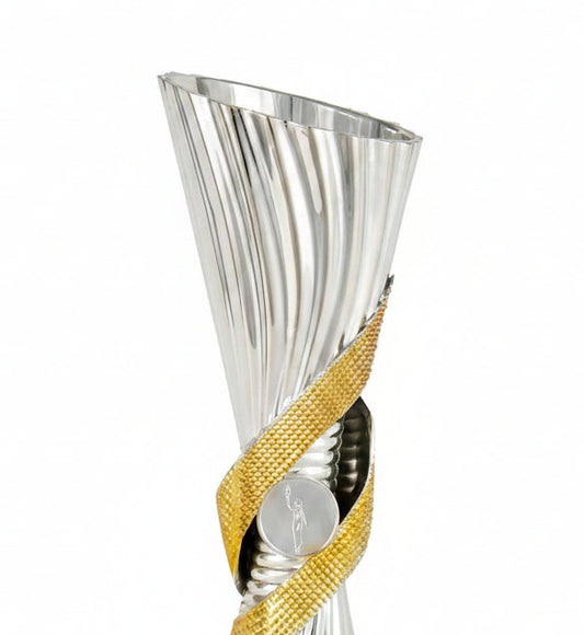 Trofeo Copa Estilizada con Relieves Verticales y Banda Envolvente Dorada sobre Peana de Mármol Negro-detalle