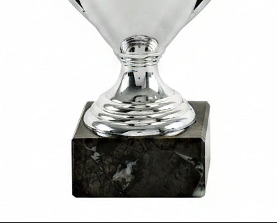 Trofeo Copa Plateada con Asas Circulares Silver-detalle base