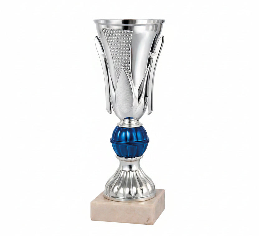 Trofeo Copa Plateada con Textura Diamante y Esfera Central Azul sobre Peana de Mármol Crema-Trofeos Robles