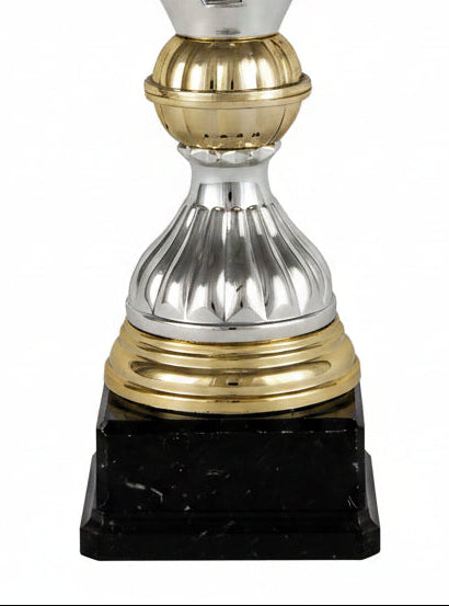 Trofeo Copa Victoria Áurea Dorada con Laurel Entrelazado y Columna Torsionada sobre Peana de Mármol Negro-detalle base