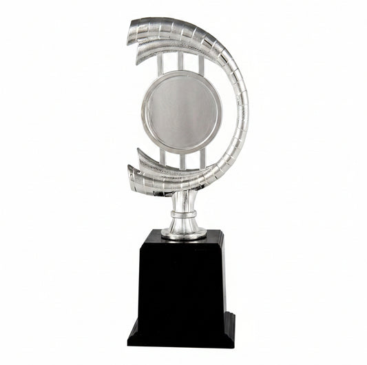 Trofeo Figura Plateada con Brazos en Espiral y Disco Central sobre Peana Negra-Trofeos Robles