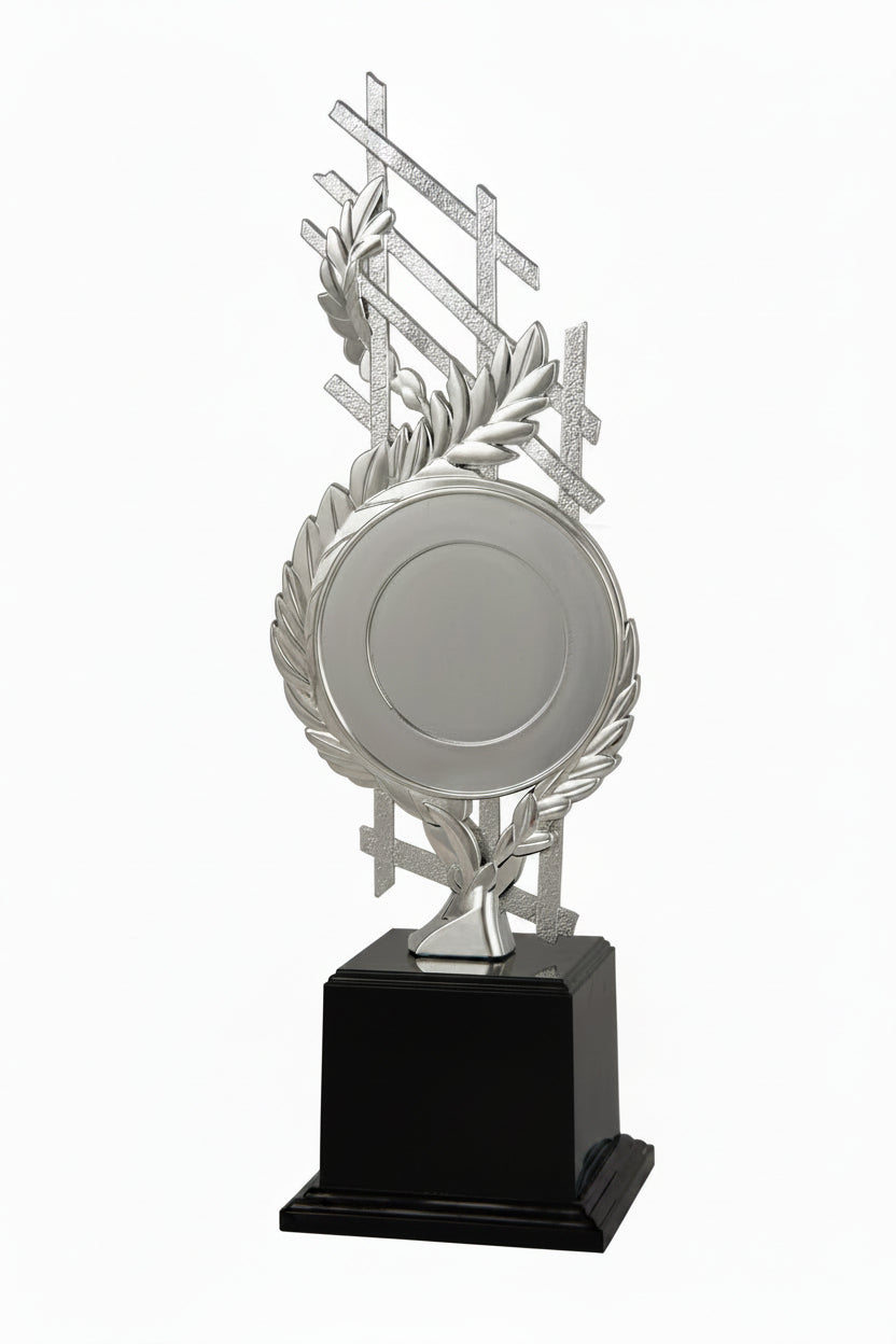 Trofeo Figura Plateada con Laurel y Estructura Geométrica sobre Peana Negra-Trofeos Robles