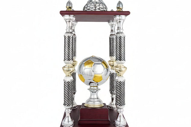 Trofeo Monumental con 4 Columnas Texturizadas, Balon Central y Base de Madera-detalle