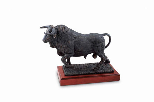 Trofeo Toro en Resina Bronce con Base de Madera