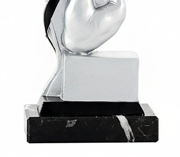 Trofeo cartas mano Plateada-detalle base