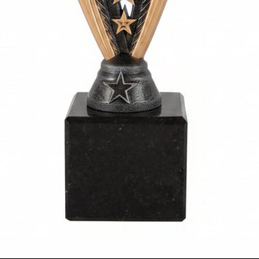 Trofeo de Fútbol Bronce con Bota y Balón en Relieve-detalle
