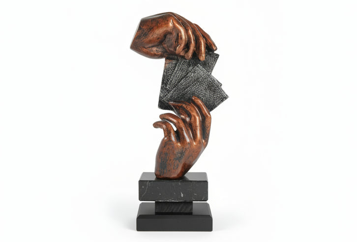 Trofeos cartas manos-Trofeos Robles